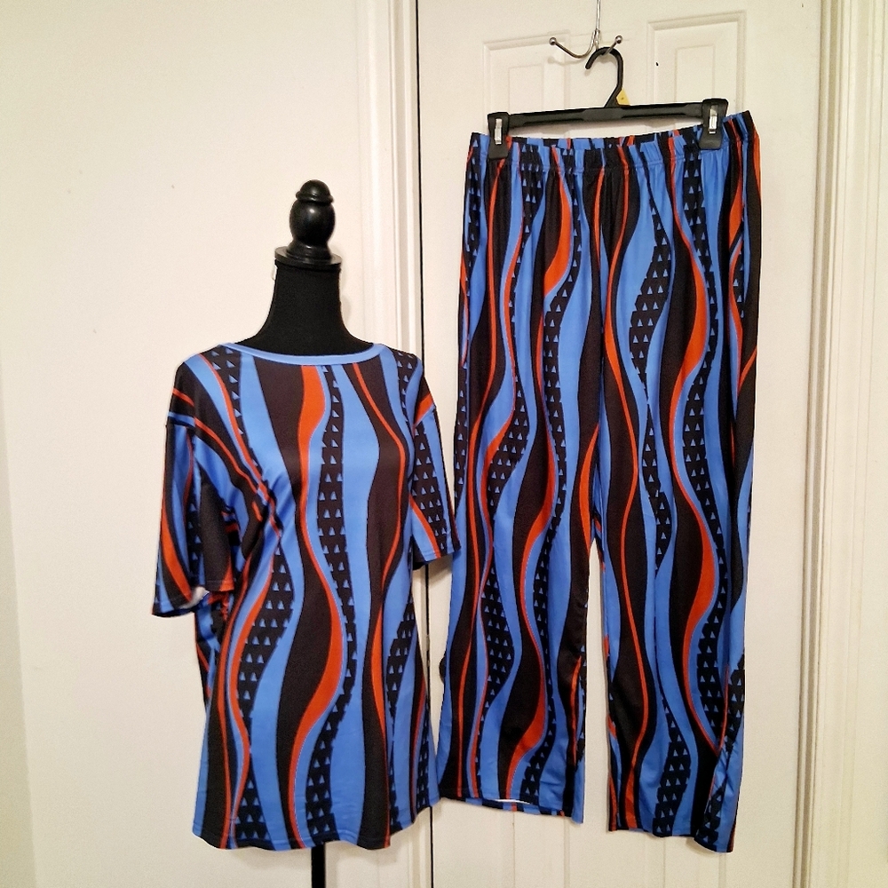 Stylish Blue and Red Women's Pantssuit. - Picture 6 of 8